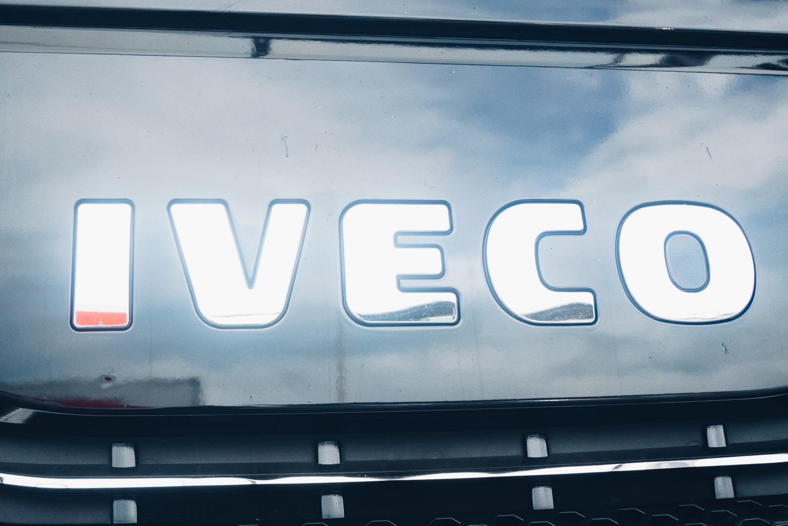 Dettaglio del marchio IVECO